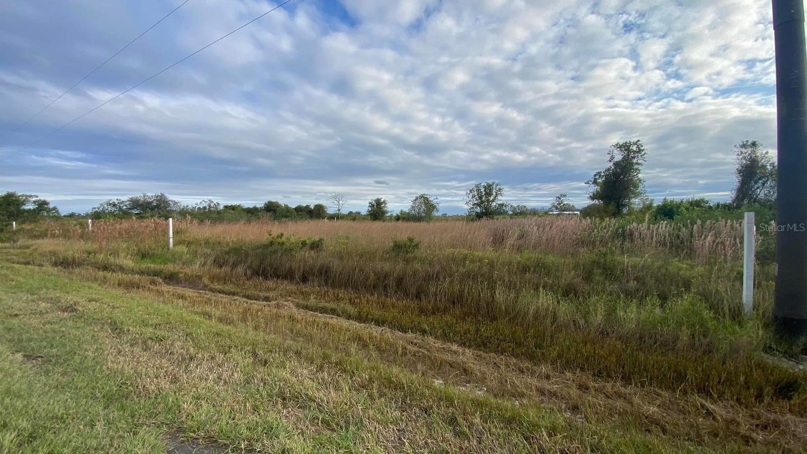 !!!!!!!! OPORTUNITY!!!!!Ready to stop dreaming and start building? We've got the perfect spot for you! This 1.25-acre lot in the heart of vibrant Okeechobee is more than just land; it's an invitation to adventure!Think of all the possibilities: Okeechobee is synonymous with outdoor fun: fishing, boating, and a friendly community that will make you feel at home from day one. This lot offers the privacy you want with the convenience of being close to everything you need.