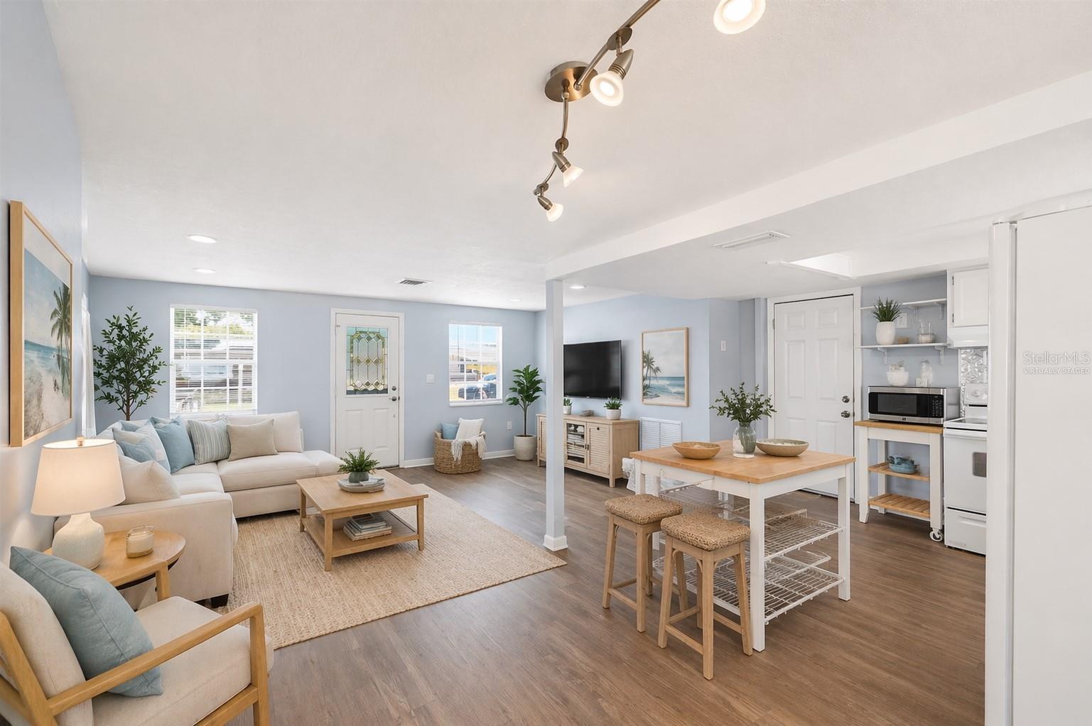 BEACON SQUARE - Residential