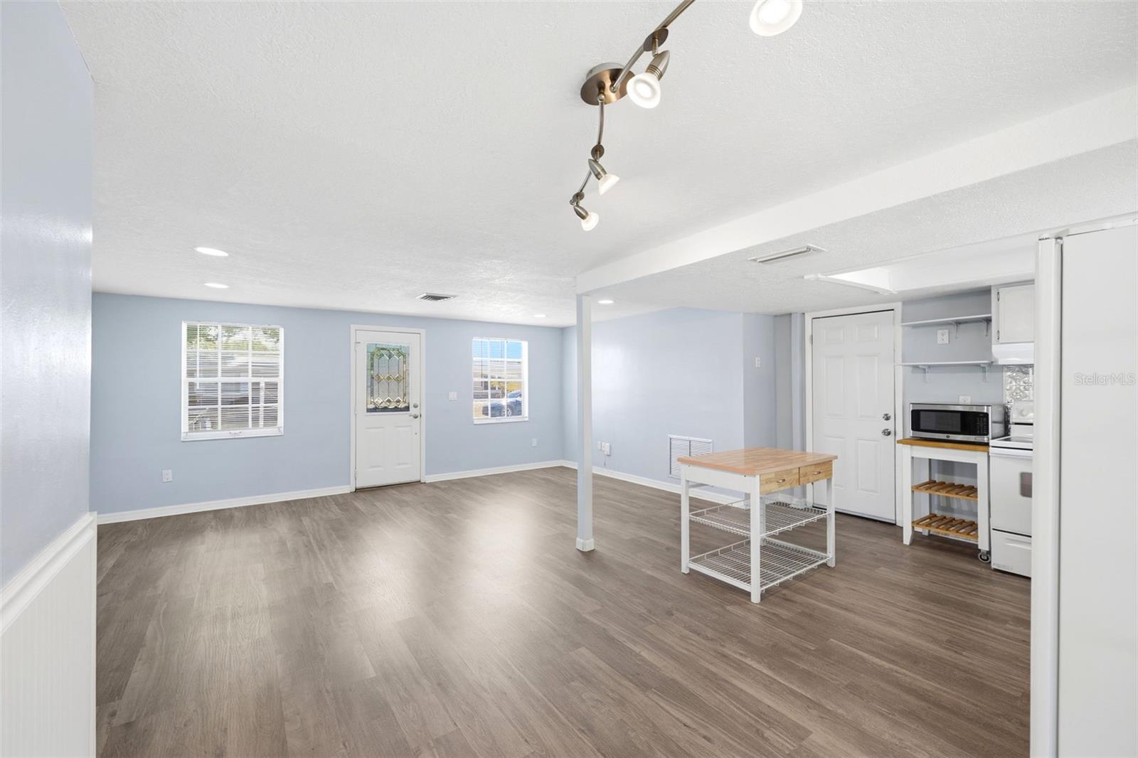 BEACON SQUARE - Residential