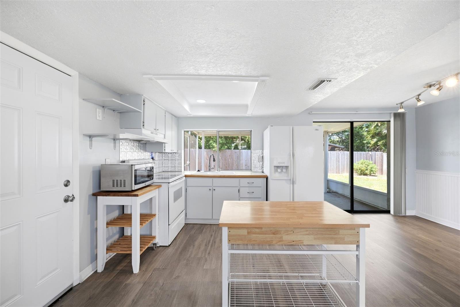 BEACON SQUARE - Residential