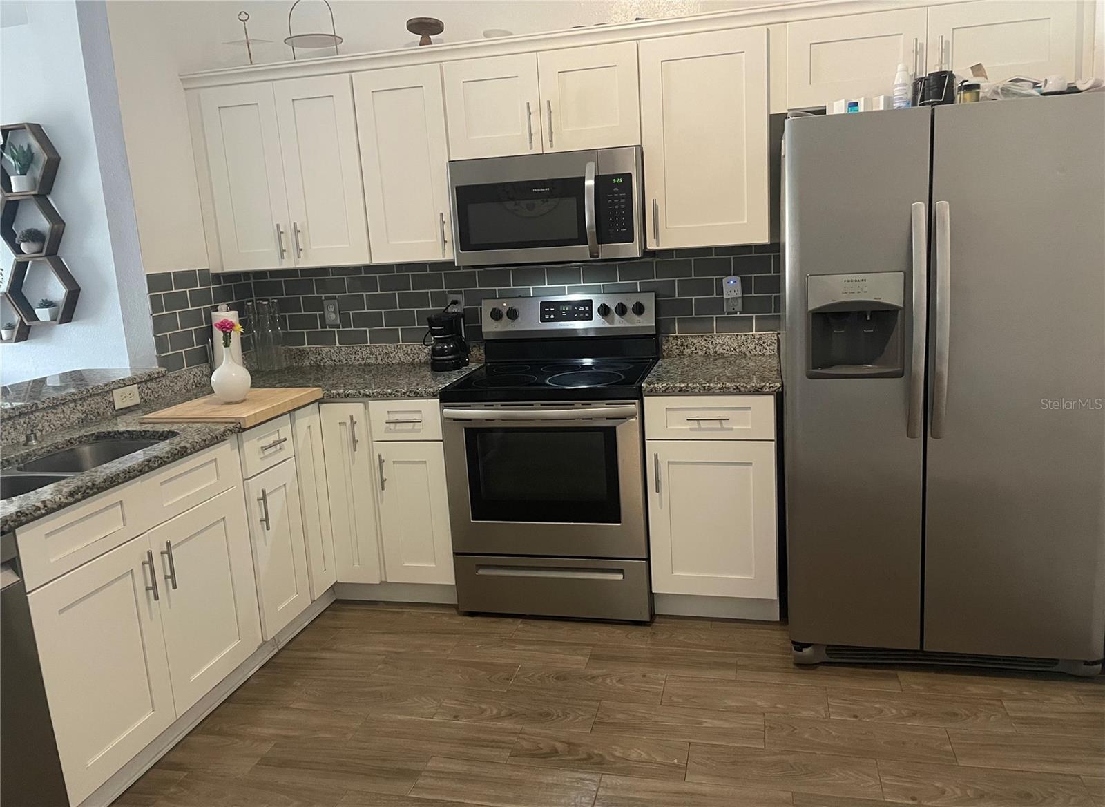 FORSYTH POINTE - Residential