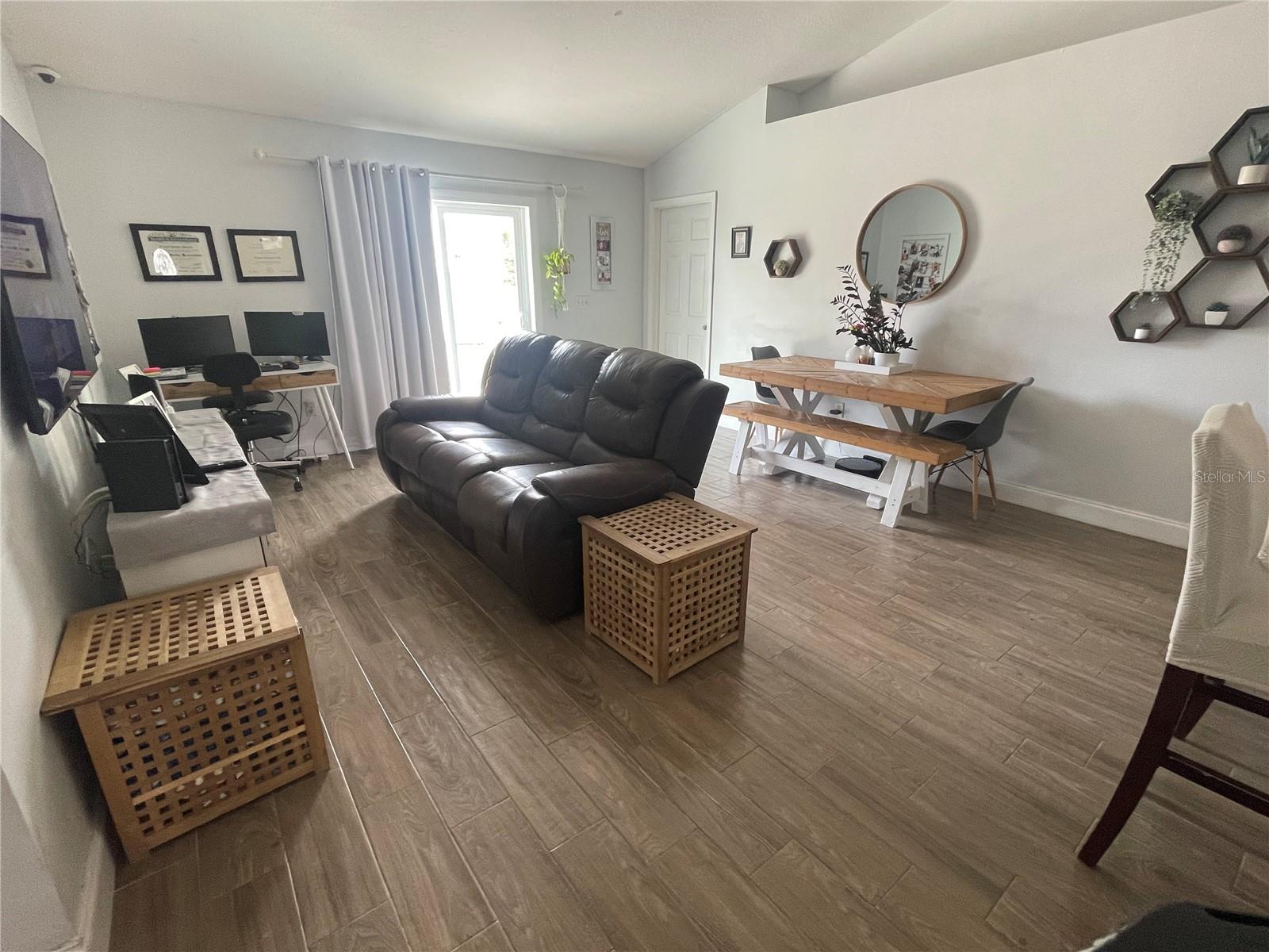 FORSYTH POINTE - Residential