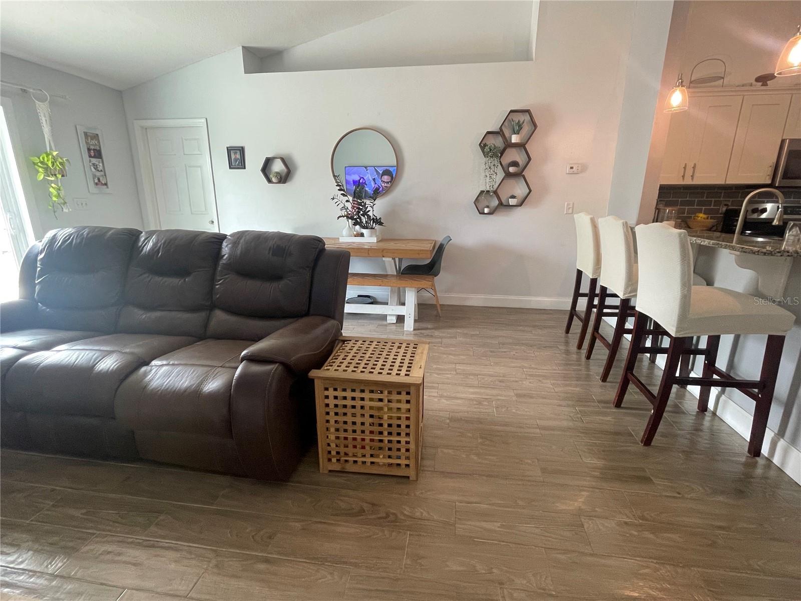 FORSYTH POINTE - Residential