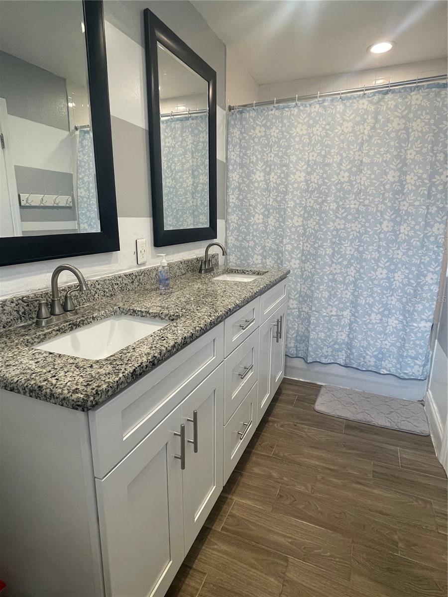FORSYTH POINTE - Residential