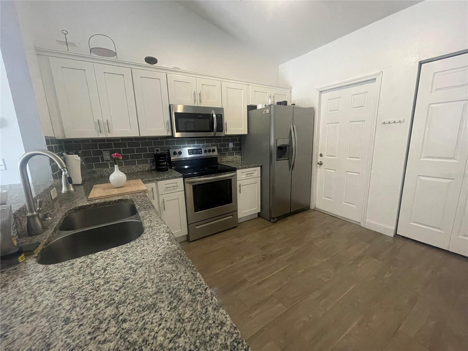 FORSYTH POINTE - Residential