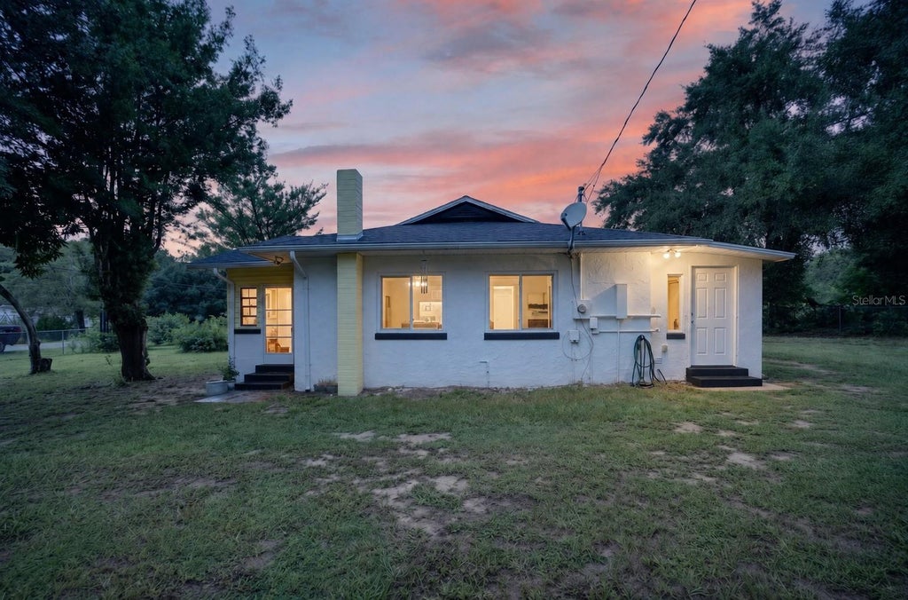 Photo of 11855 SE 141st Terrace, Ocklawaha, FL 32179 (MLS # G5117288)