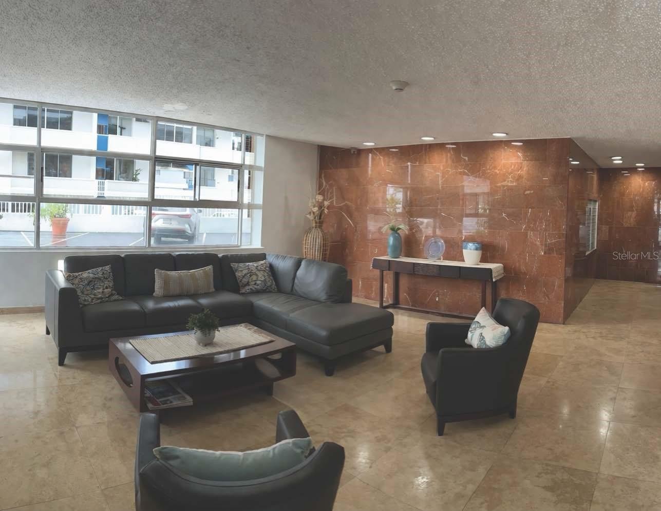 THE REEF CONDOMINIUM - Residential