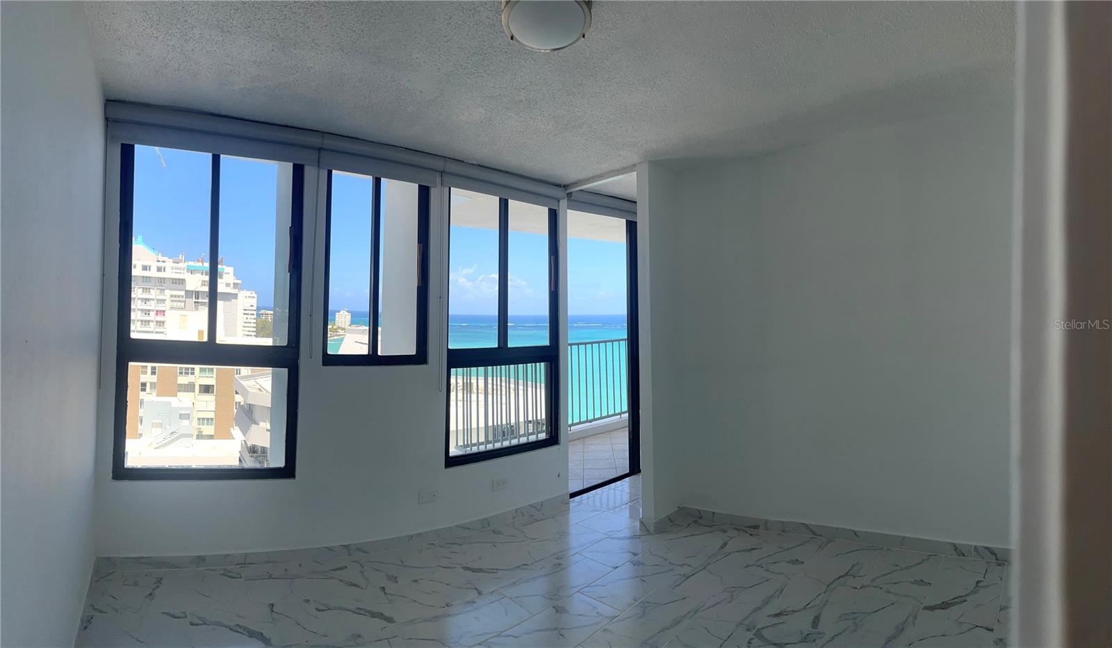 3919 ISLA VERDE AVE 15B