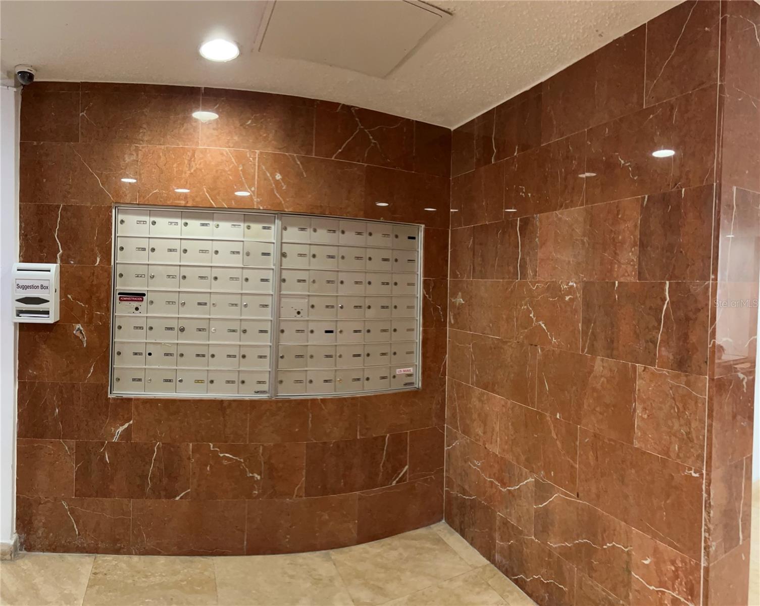 THE REEF CONDOMINIUM - Residential