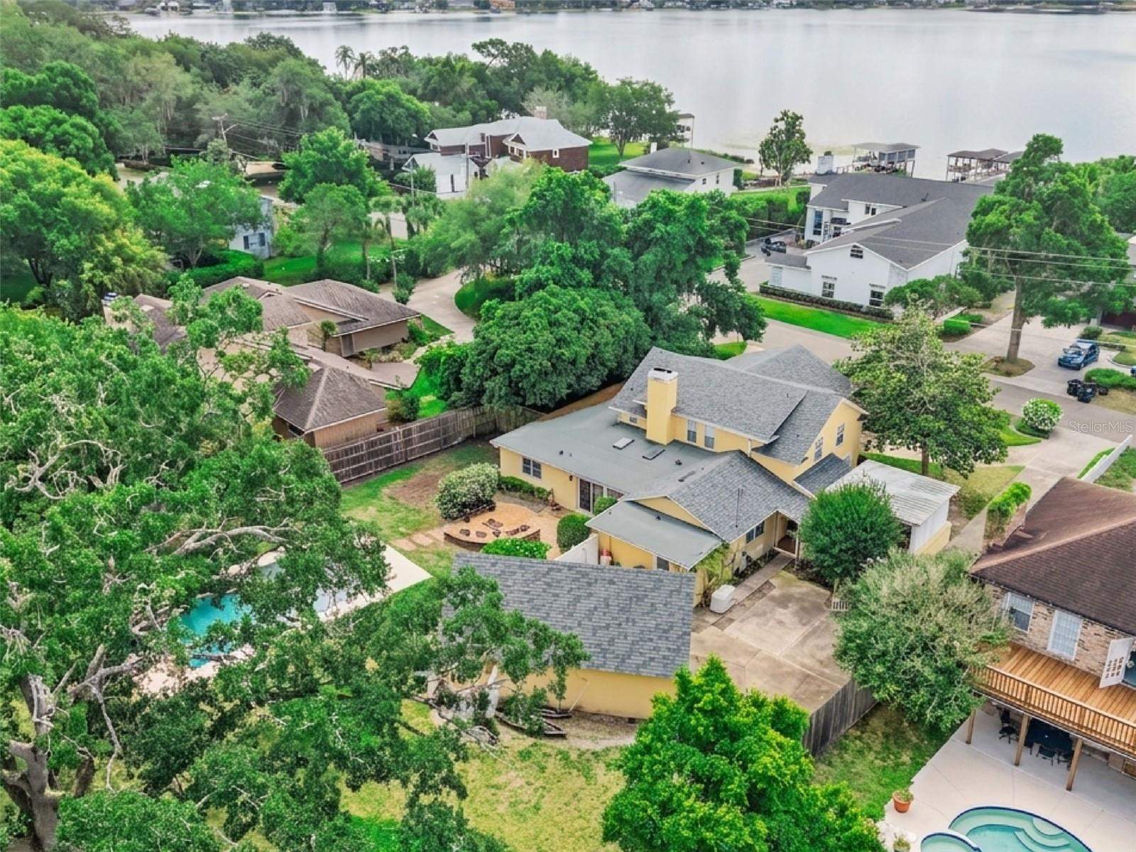 MIDDLEBROOK OAKS - Residential
