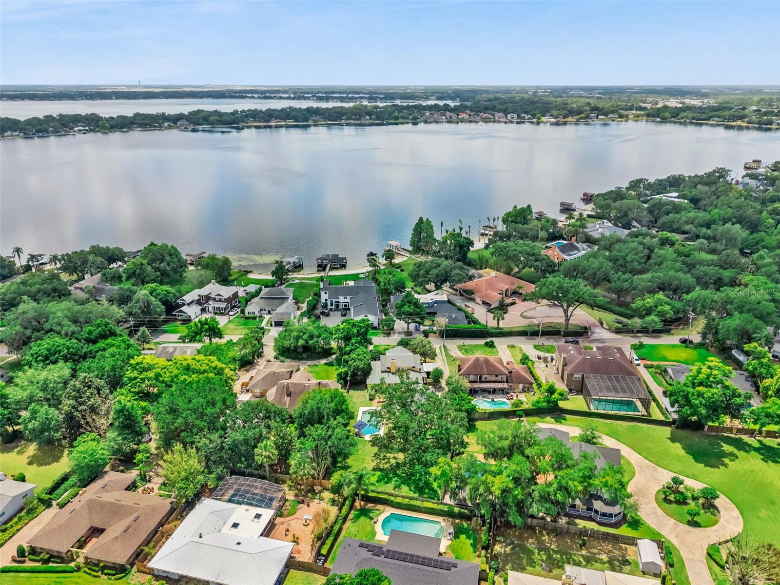 MIDDLEBROOK OAKS - Residential