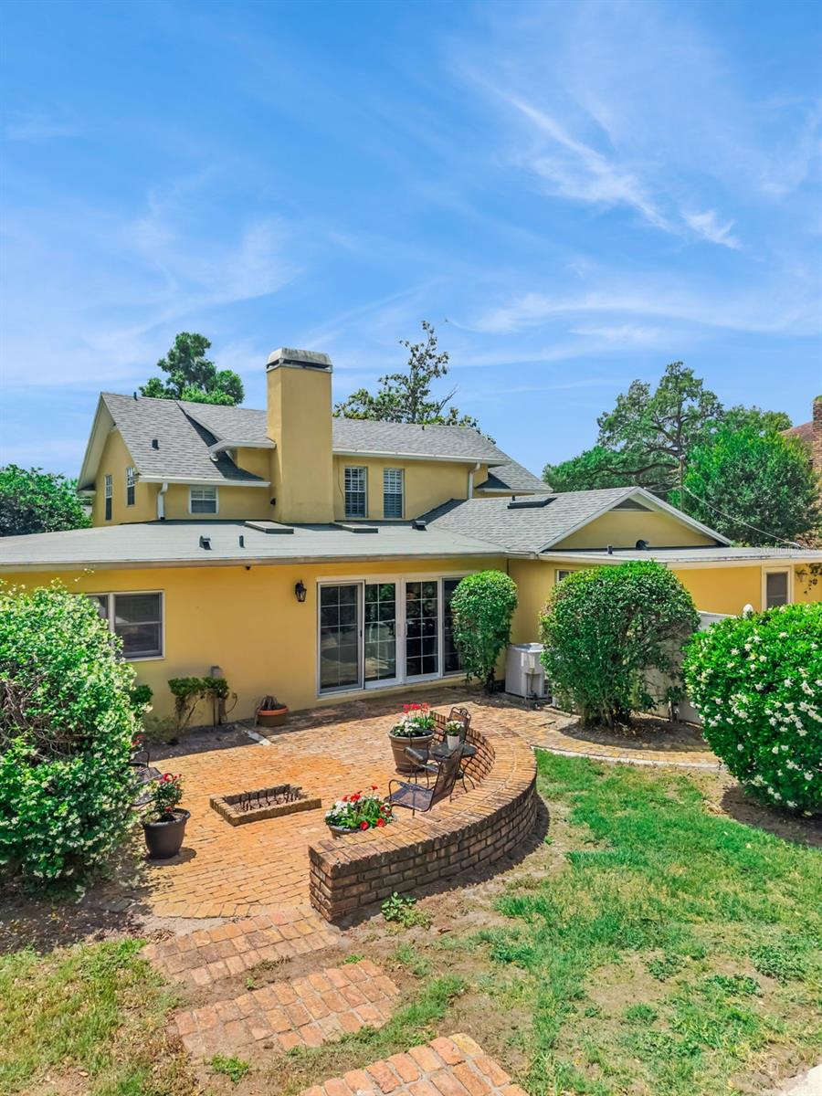 MIDDLEBROOK OAKS - Residential