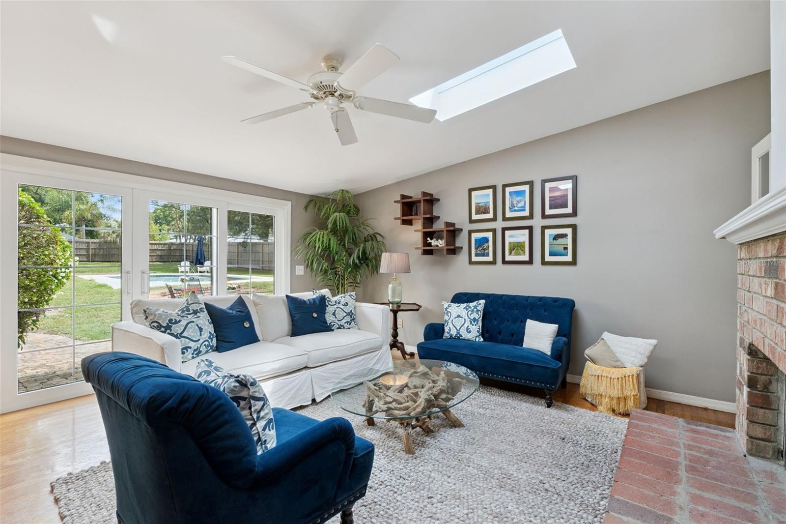 MIDDLEBROOK OAKS - Residential