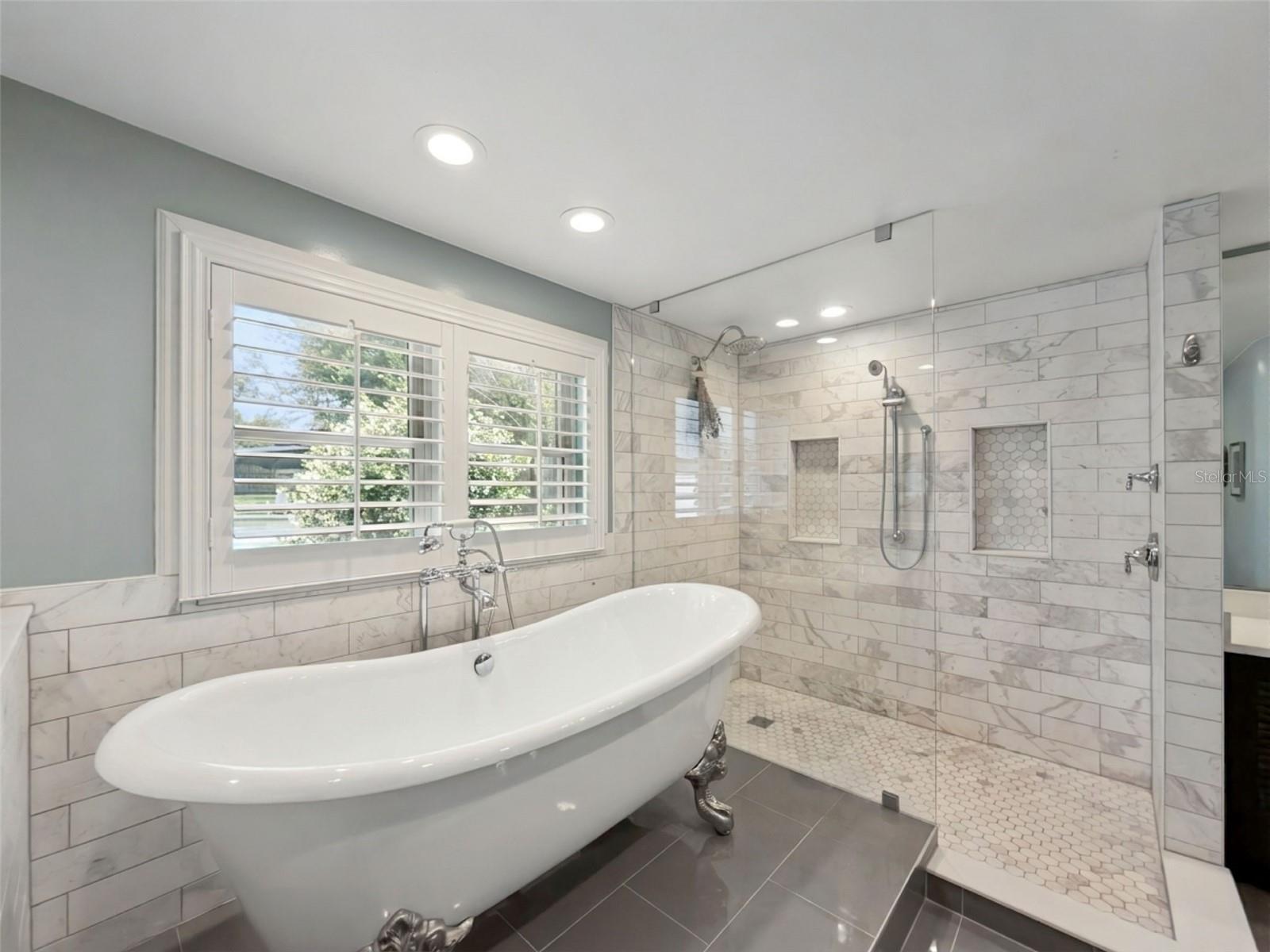 MIDDLEBROOK OAKS - Residential