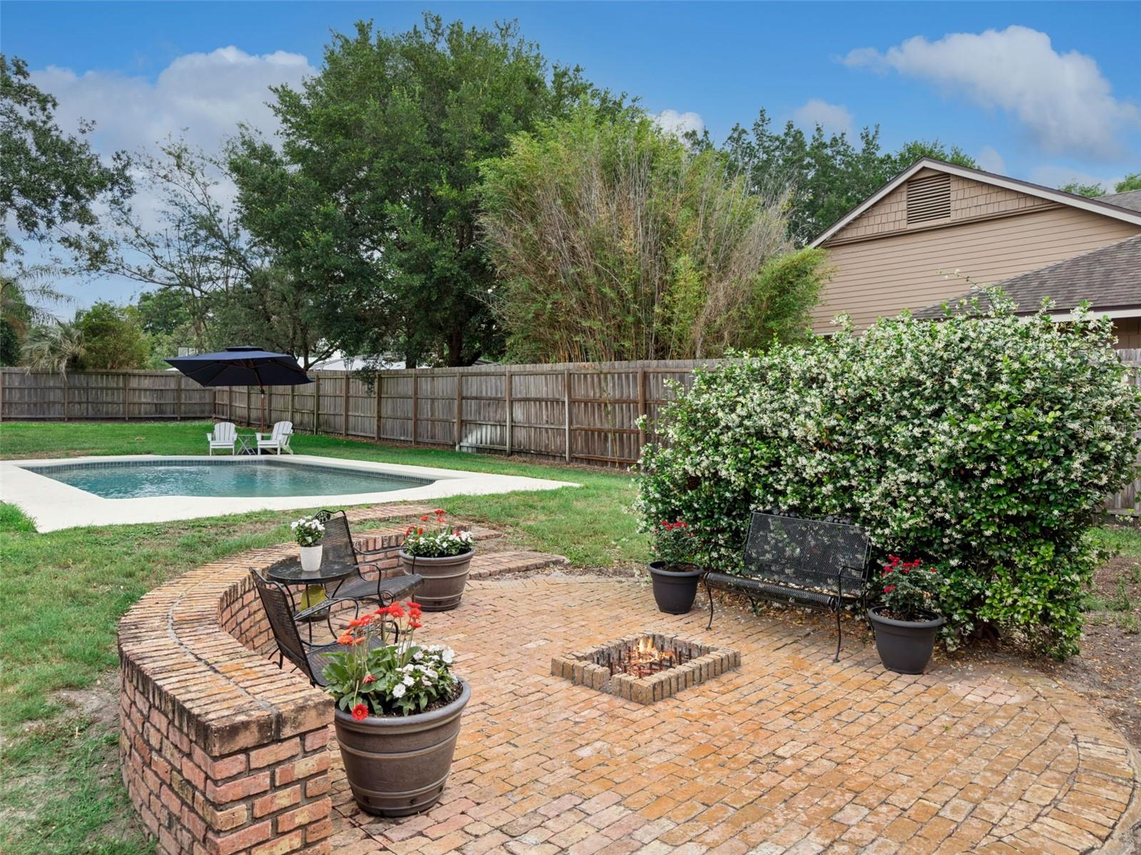 MIDDLEBROOK OAKS - Residential