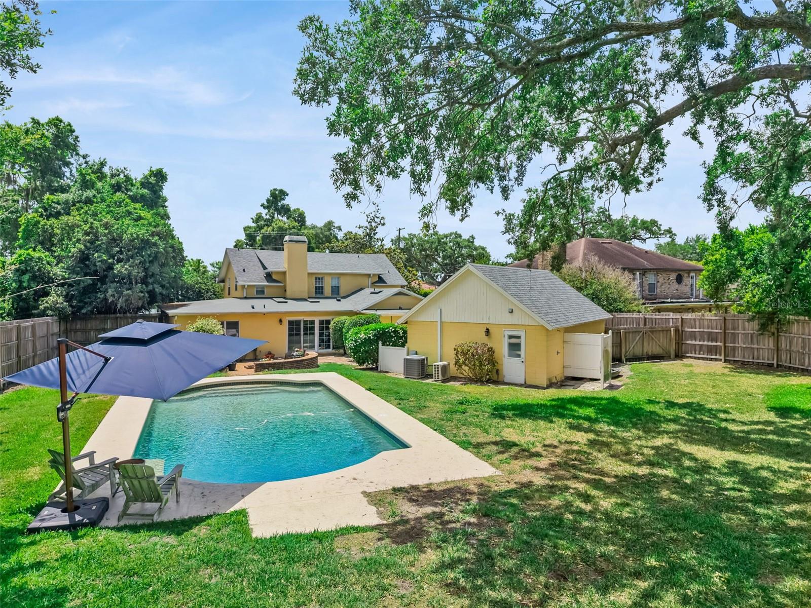 MIDDLEBROOK OAKS - Residential