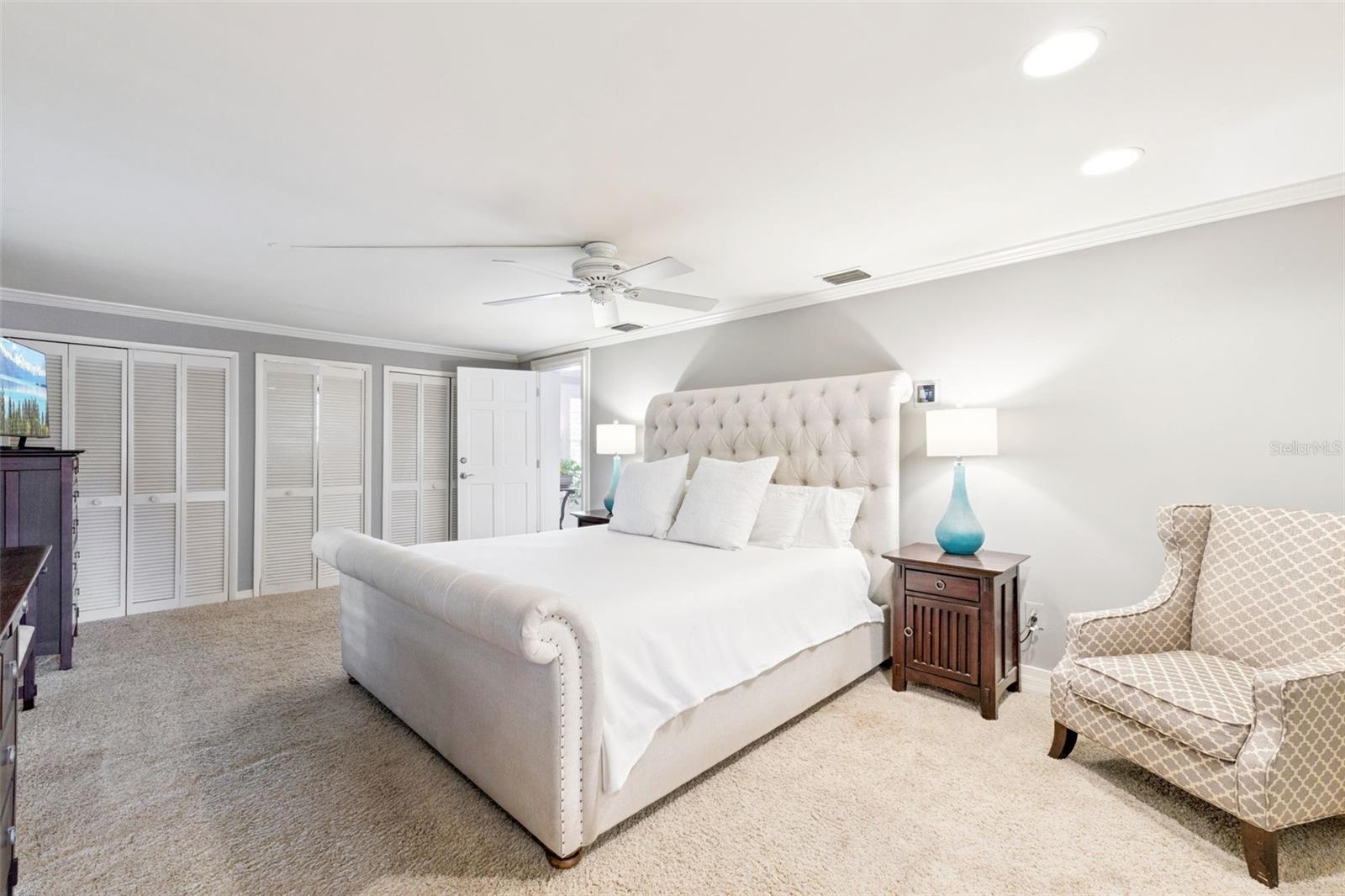 MIDDLEBROOK OAKS - Residential