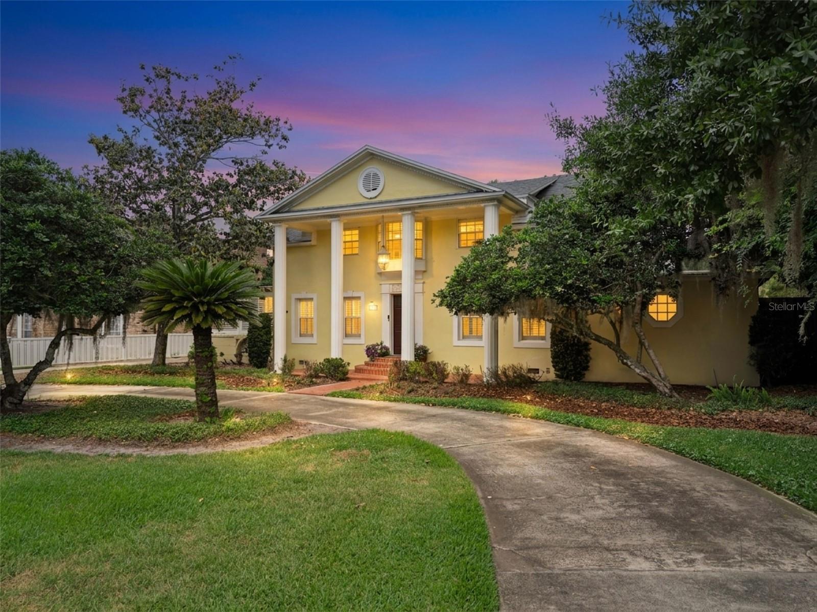 MIDDLEBROOK OAKS - Residential