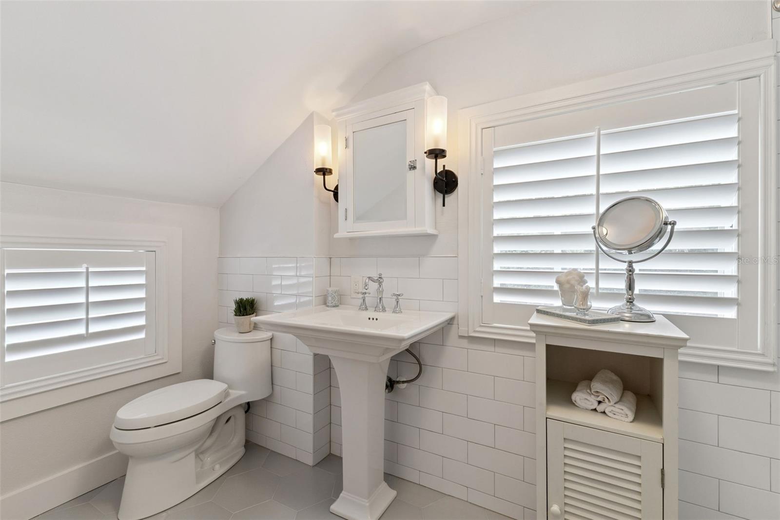 MIDDLEBROOK OAKS - Residential