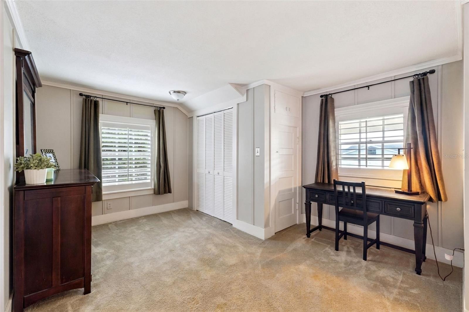 MIDDLEBROOK OAKS - Residential