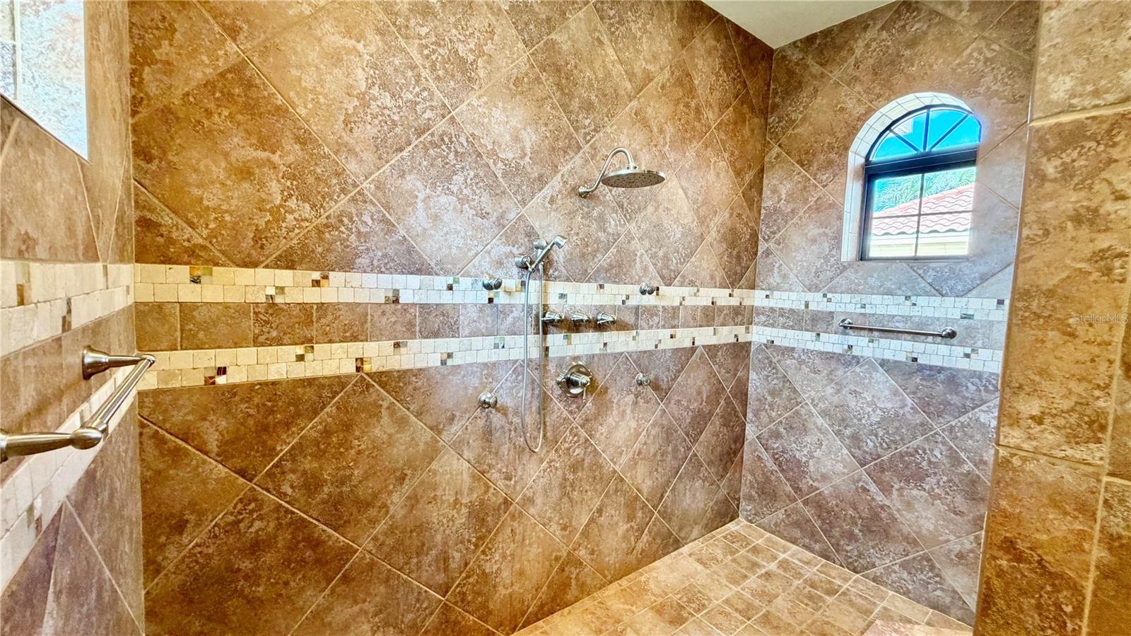 JULIETTE FALLS - Residential