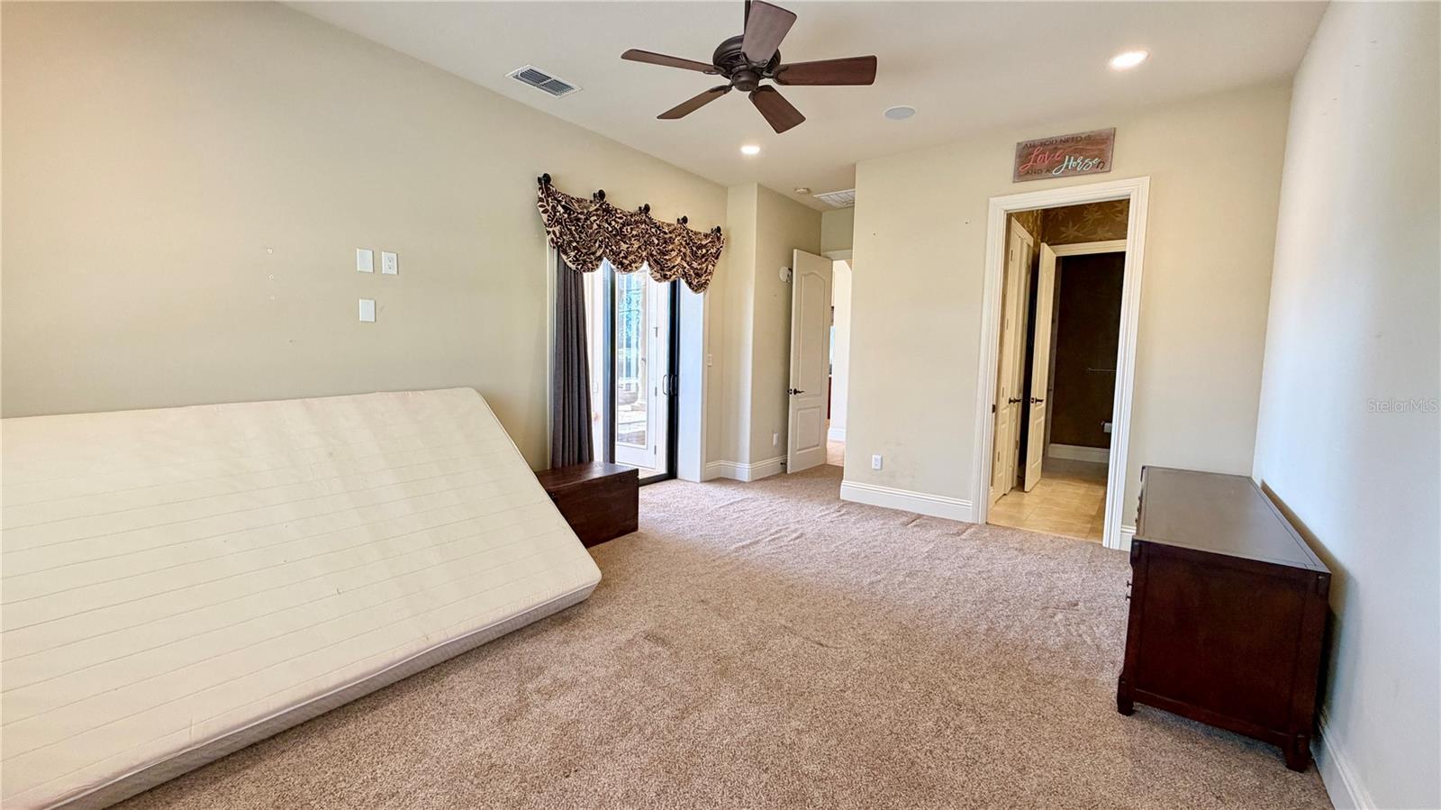 JULIETTE FALLS - Residential