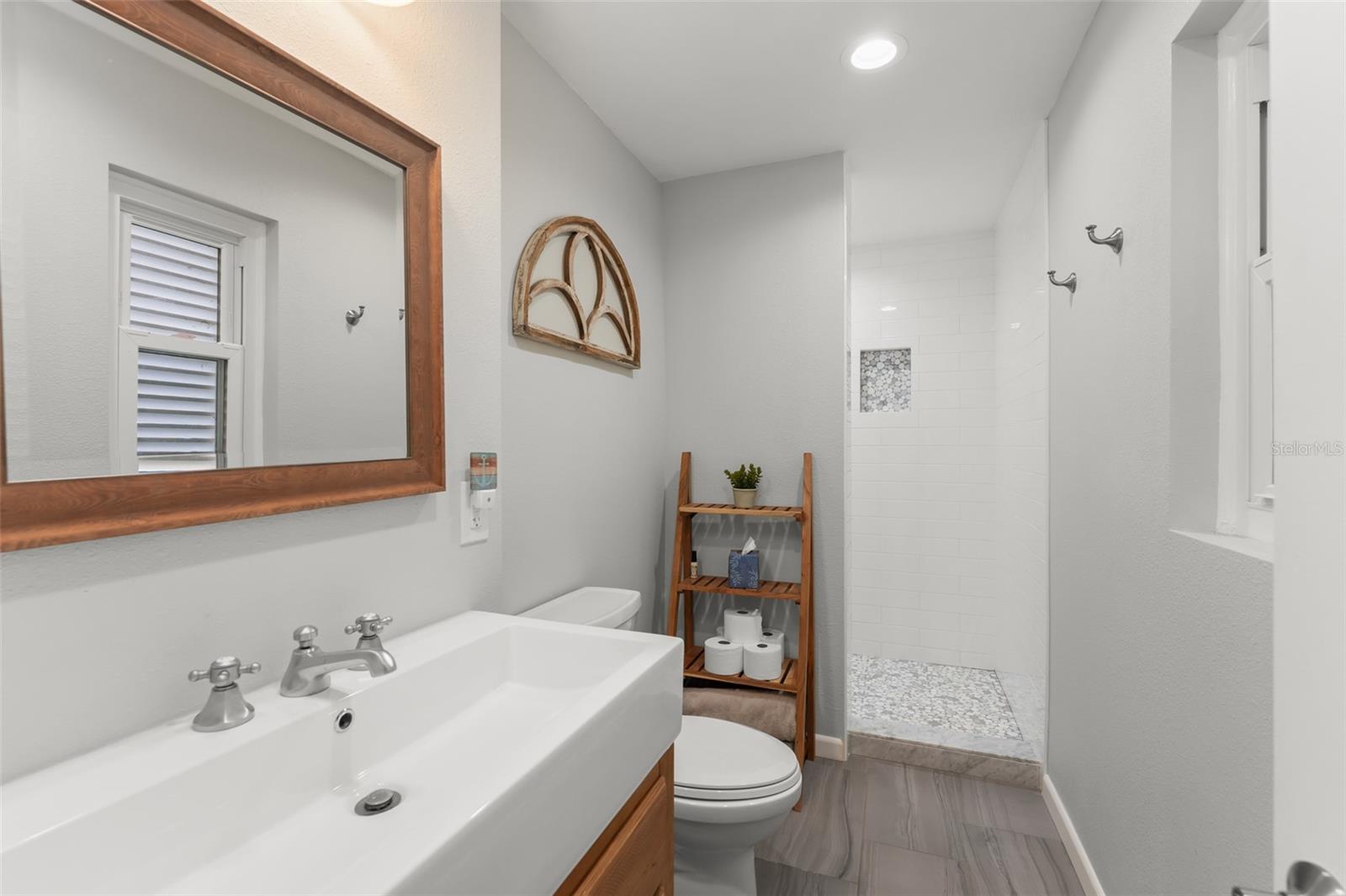 MUNGER & CO SUB - Residential