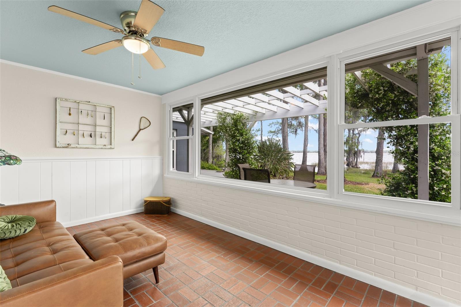 MUNGER & CO SUB - Residential