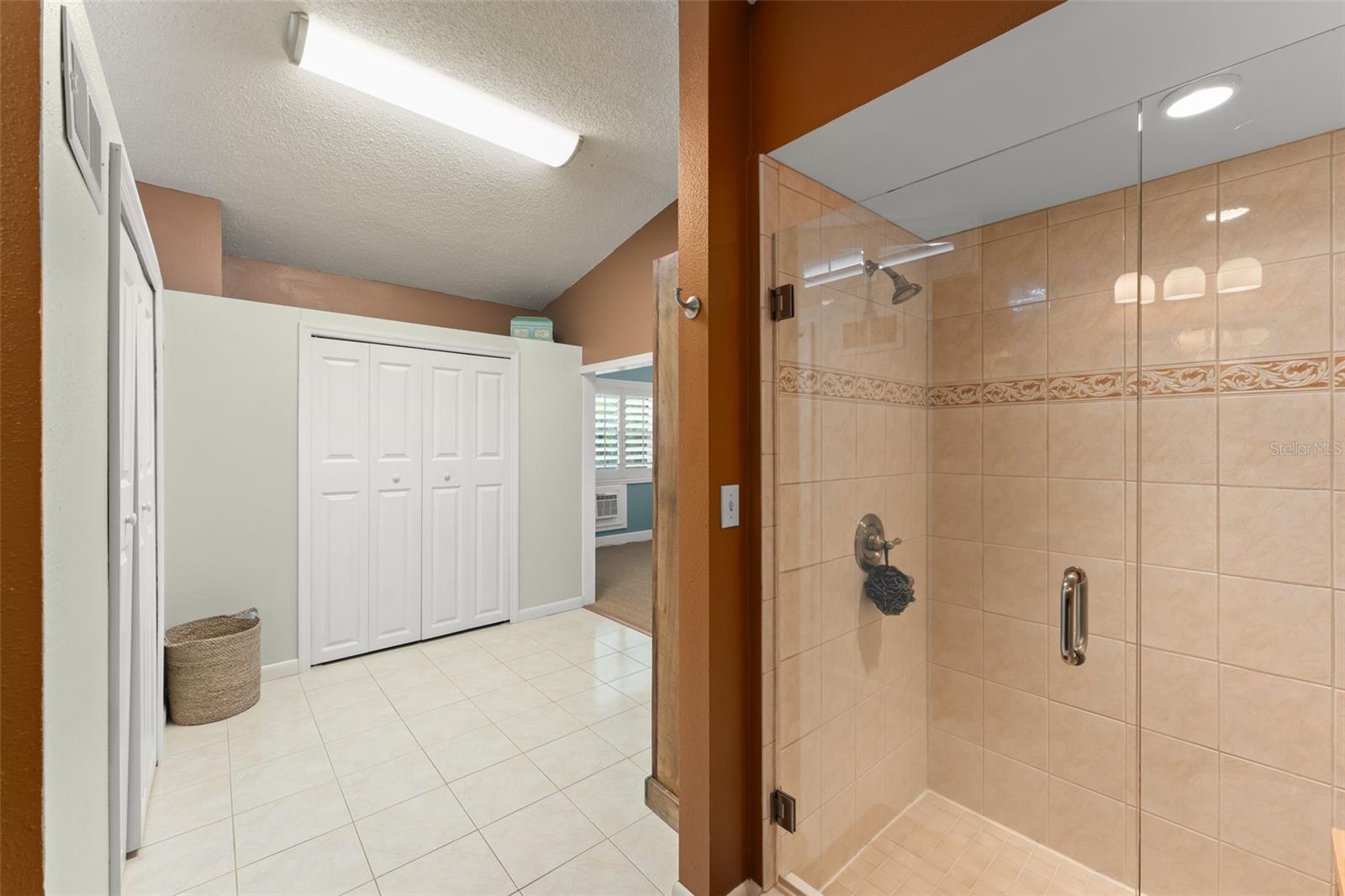 MUNGER & CO SUB - Residential