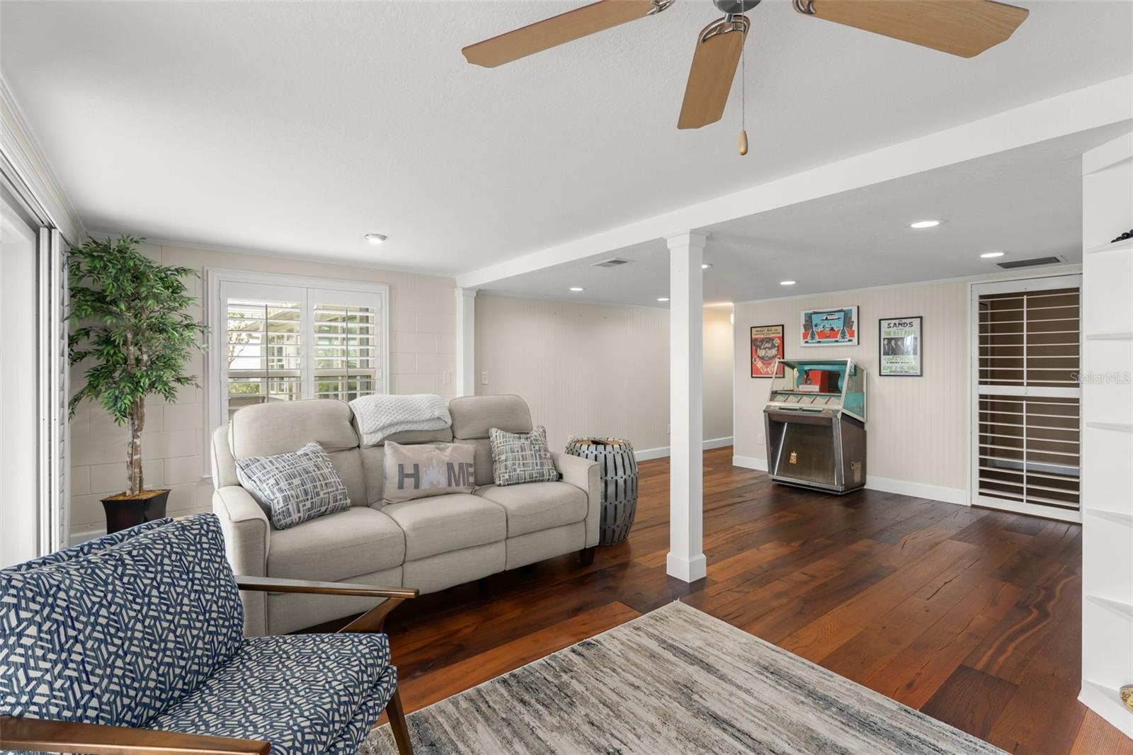 MUNGER & CO SUB - Residential