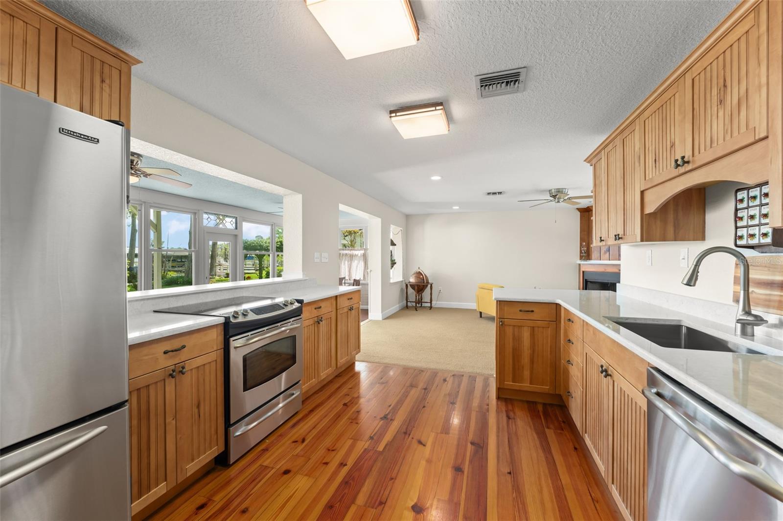 MUNGER & CO SUB - Residential