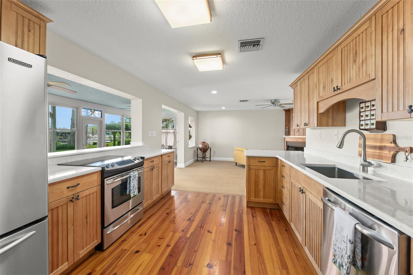 MUNGER & CO SUB - Residential