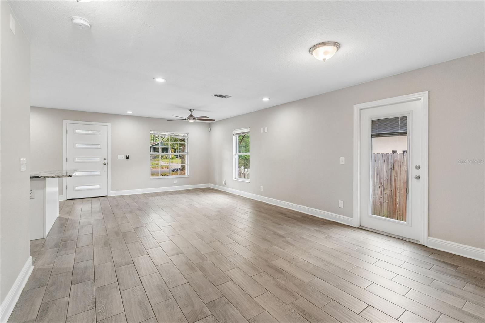 AVON SPGS - Residential