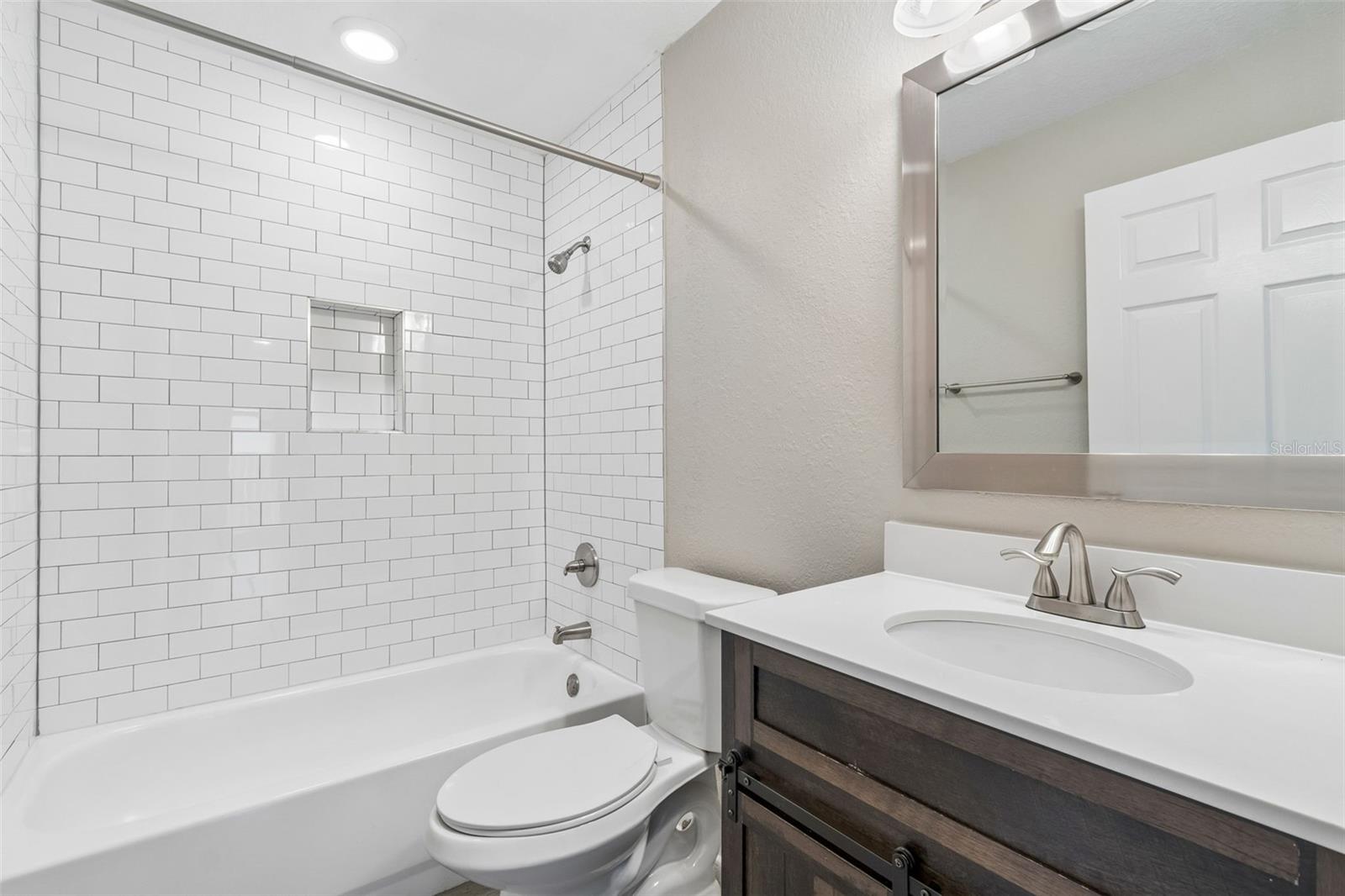 AVON SPGS - Residential