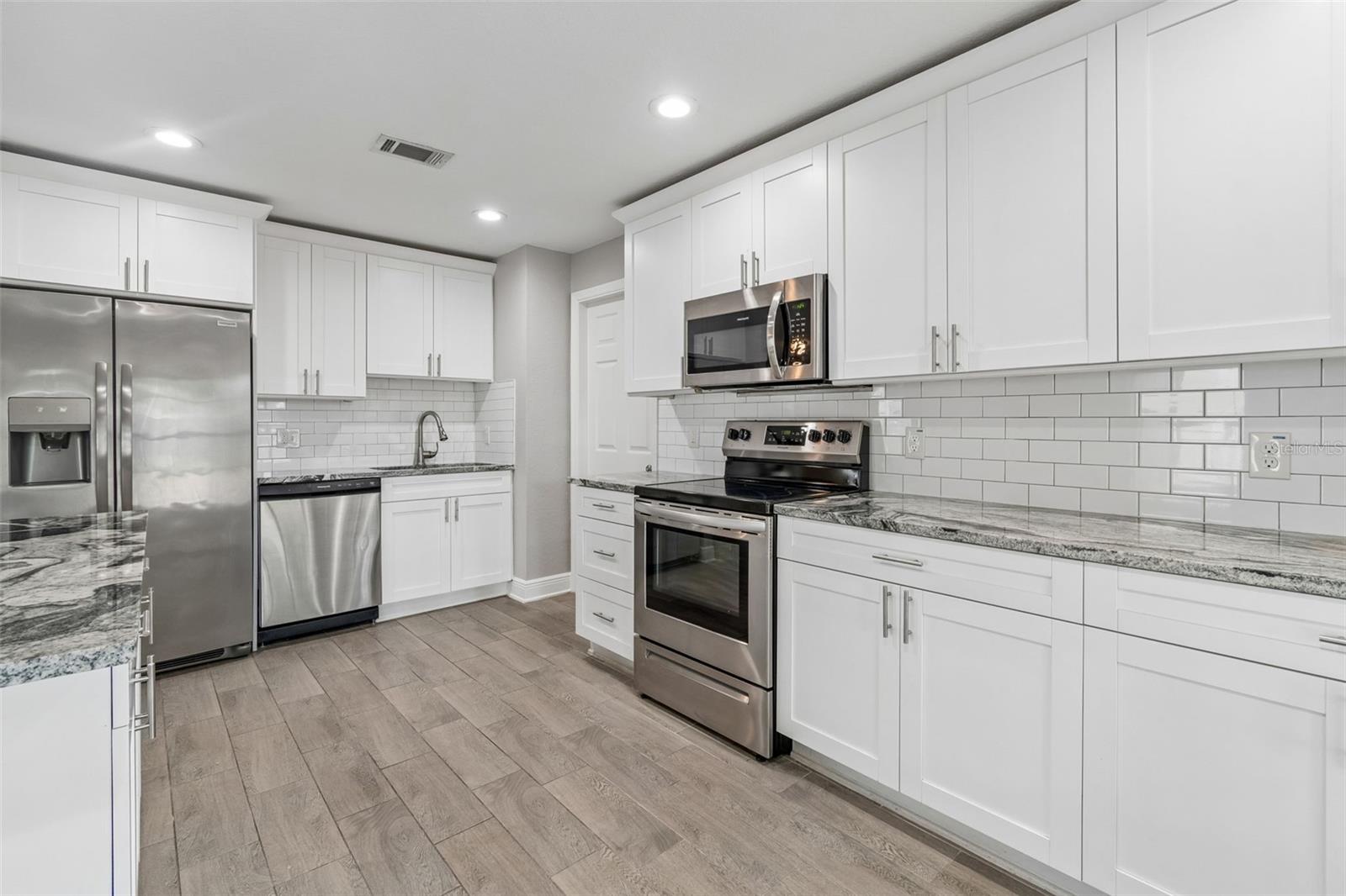 AVON SPGS - Residential