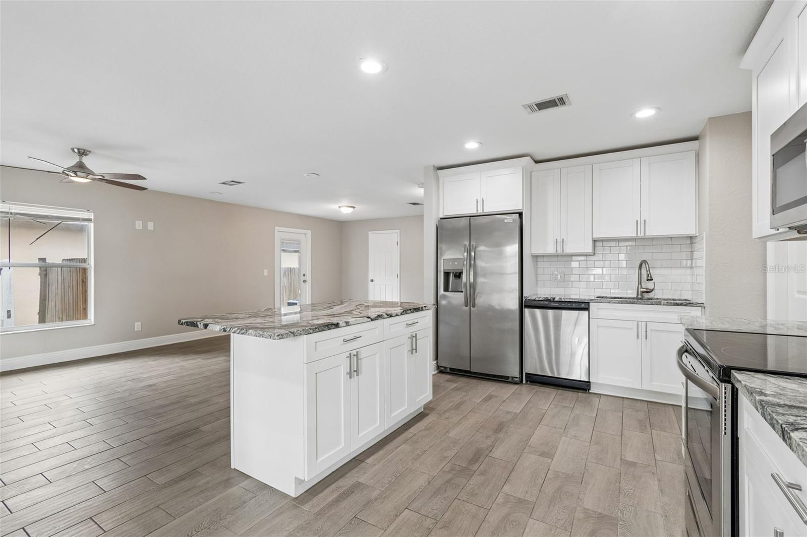 AVON SPGS - Residential