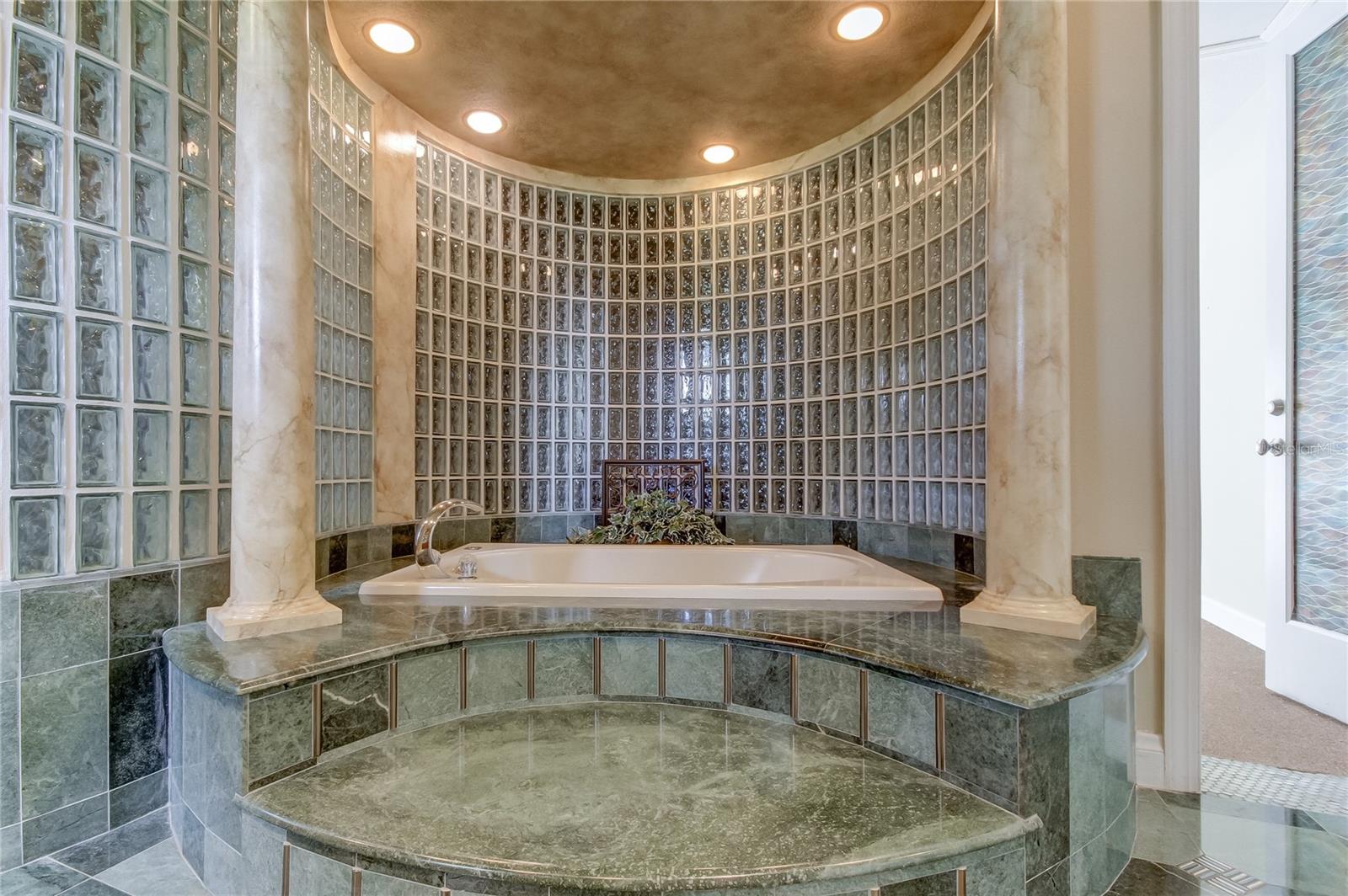 CHEVAL POLO & GOLF CL PHAS - Residential Lease