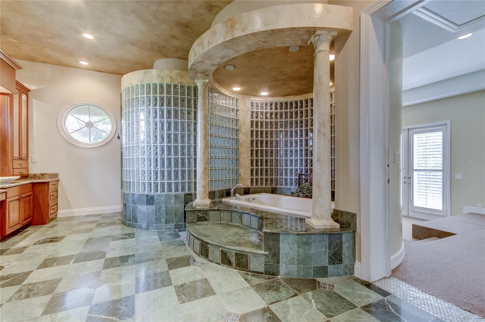 CHEVAL POLO & GOLF CL PHAS - Residential Lease