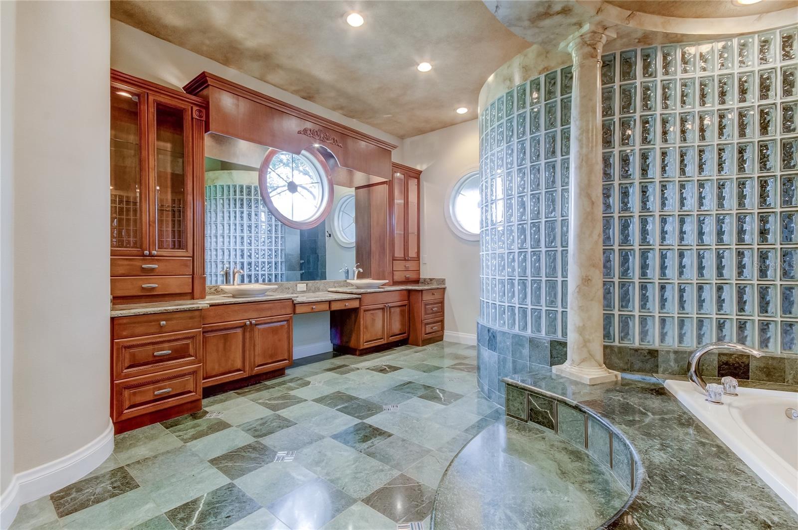 CHEVAL POLO & GOLF CL PHAS - Residential Lease