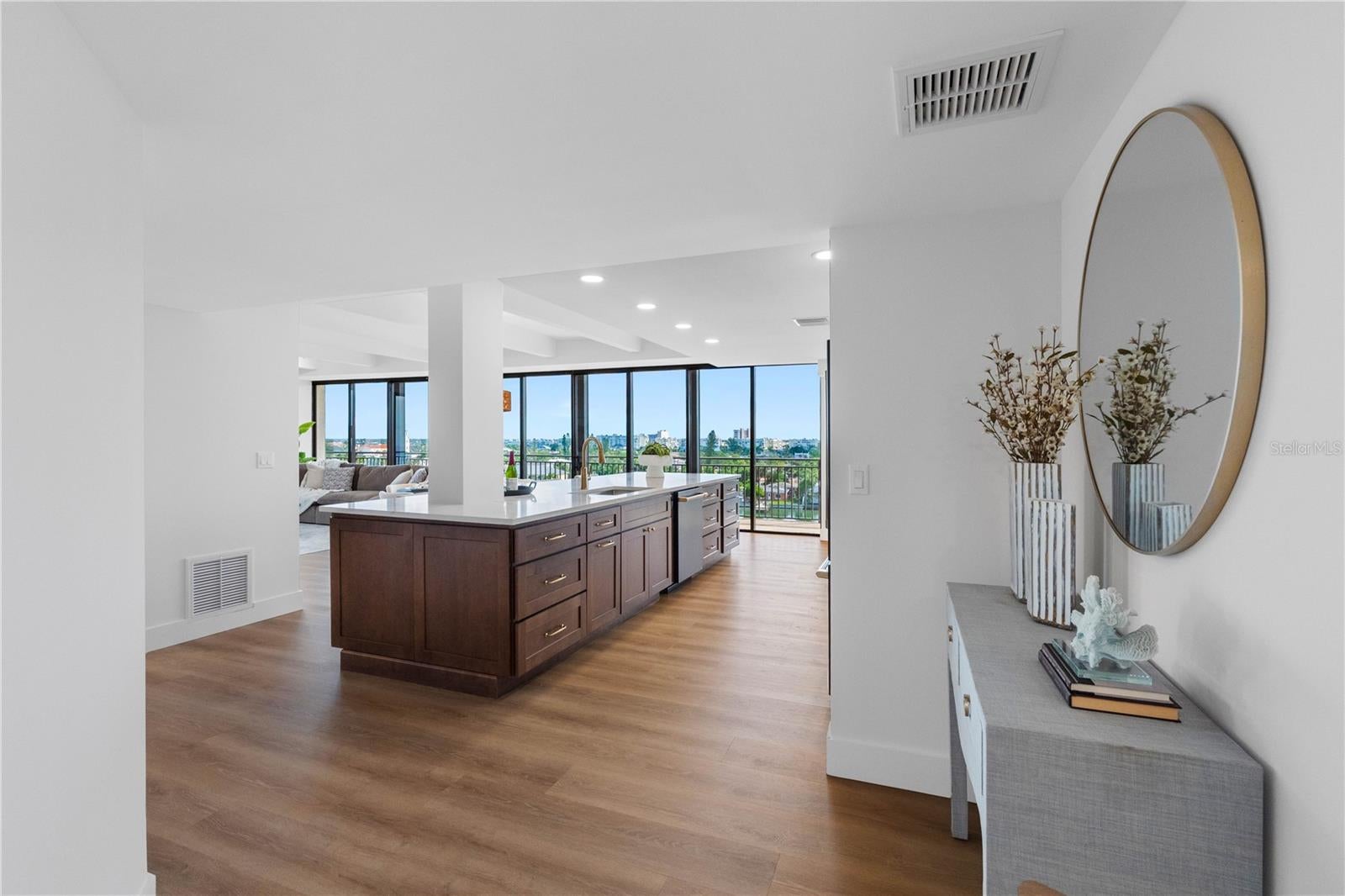7600 BAYSHORE DRIVE 606