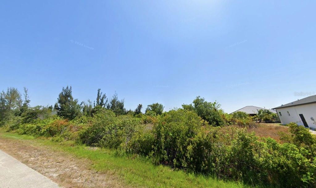 Photo of 8113 Antwerp Circle, Port Charlotte, FL 33981 (MLS # A4637375)