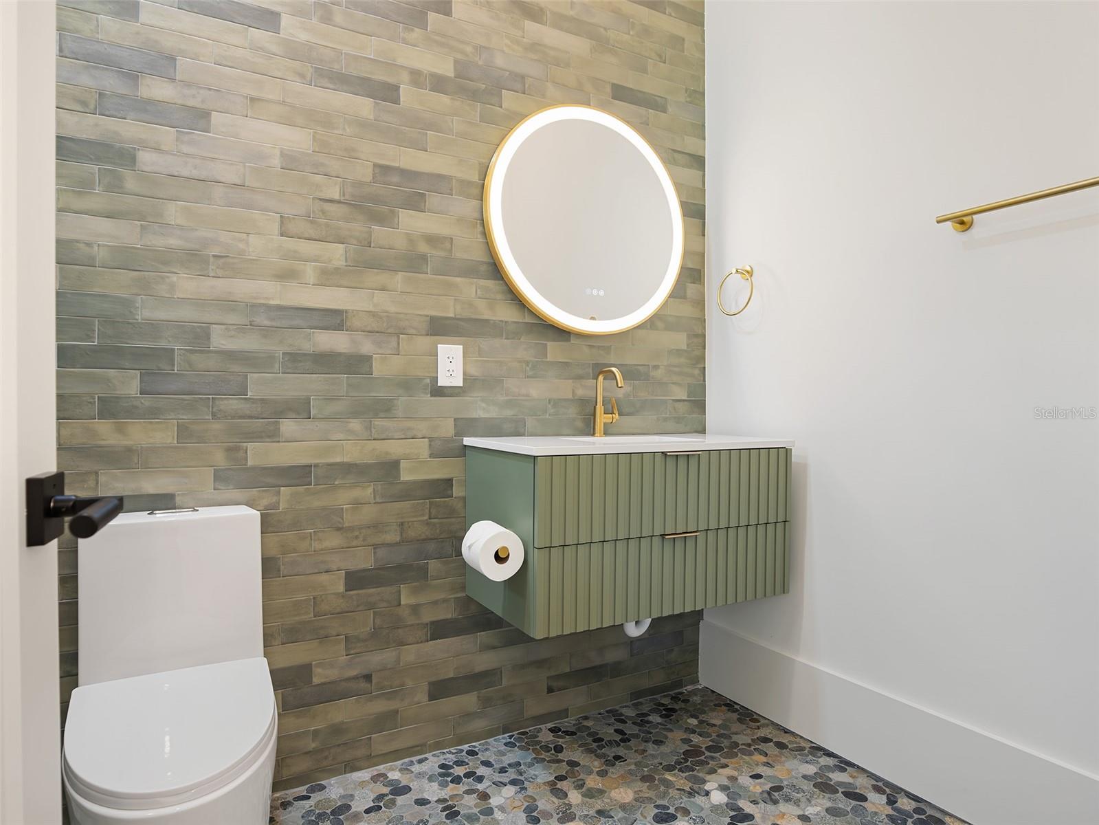 ISLEWORTH - Residential