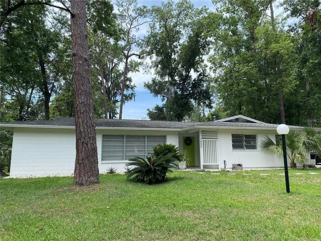 Photo of 1000 NW 39th Drive, Gainesville, FL 32605 (MLS # O6414999)