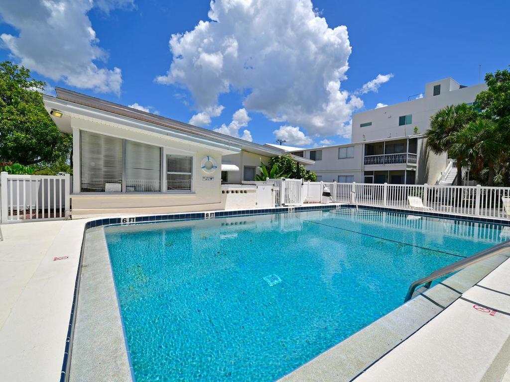 PELICAN GARDENS - Residential