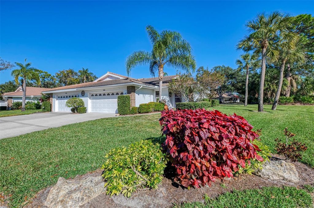Photo of 5711 Garden Lakes Palm, Bradenton, FL 34203 (MLS # A4685053)