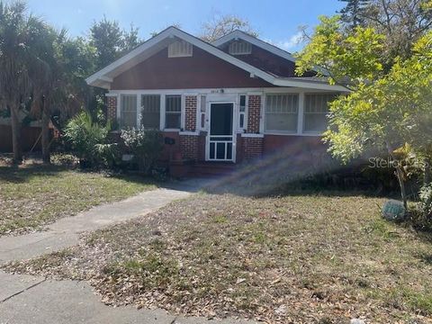 Photo of 1618 20th Avenue S, St Petersburg, FL 33712 (MLS # TB8483949)