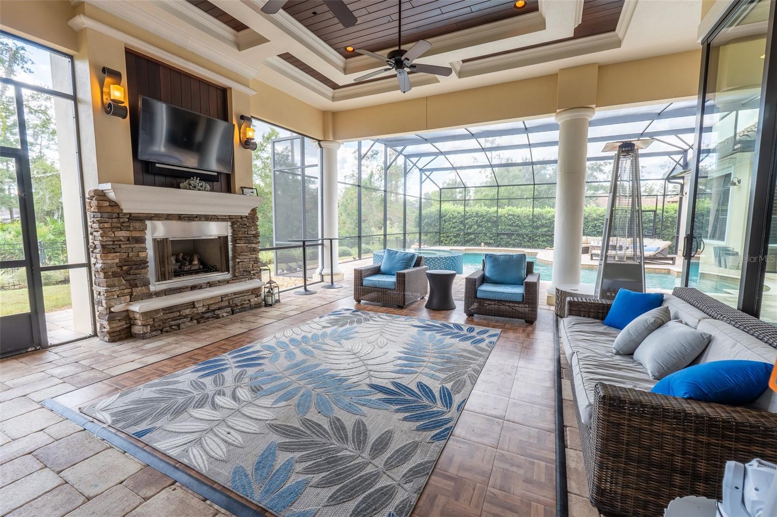 ALAQUA LAKES - Residential