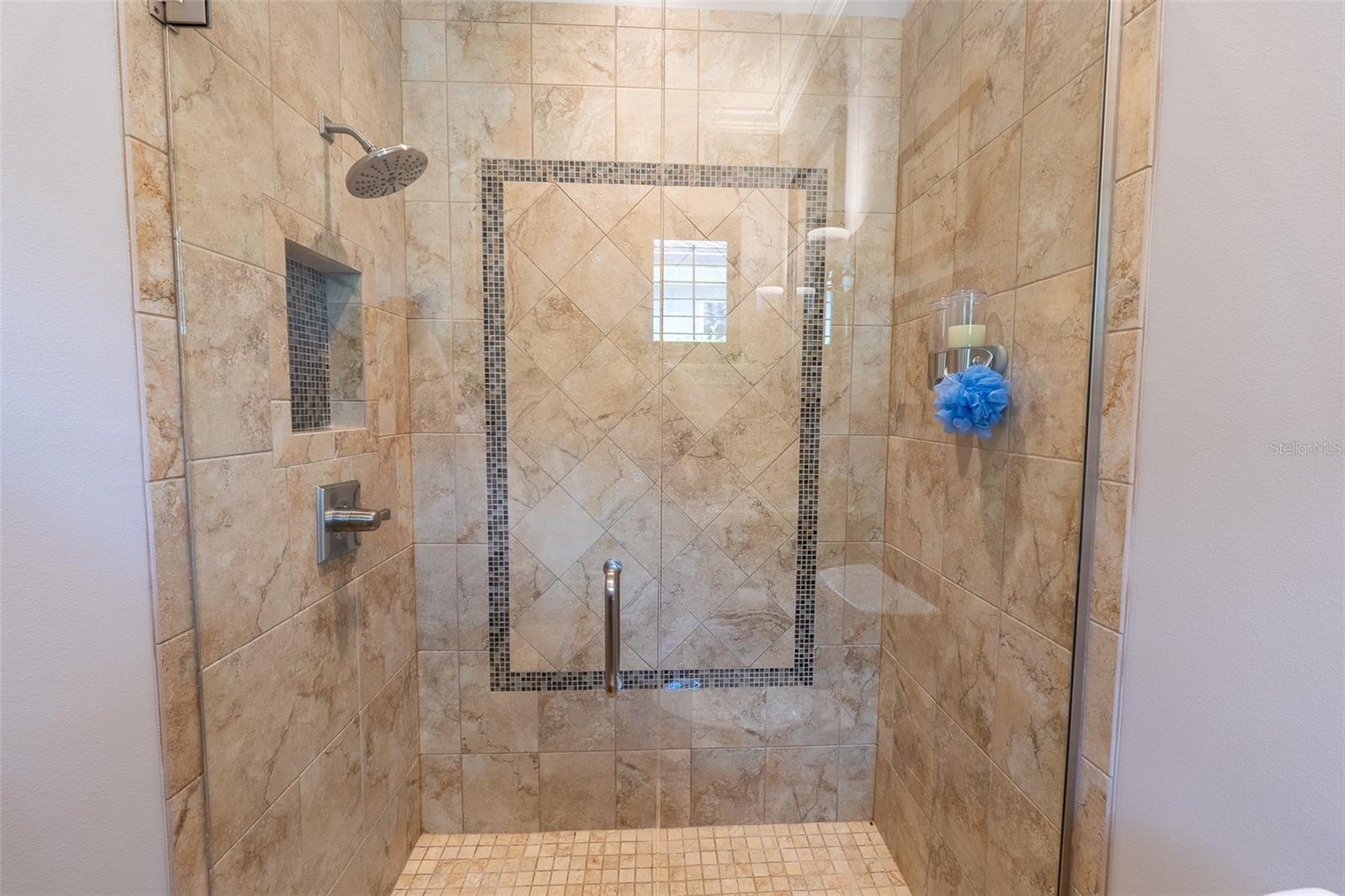 ALAQUA LAKES - Residential