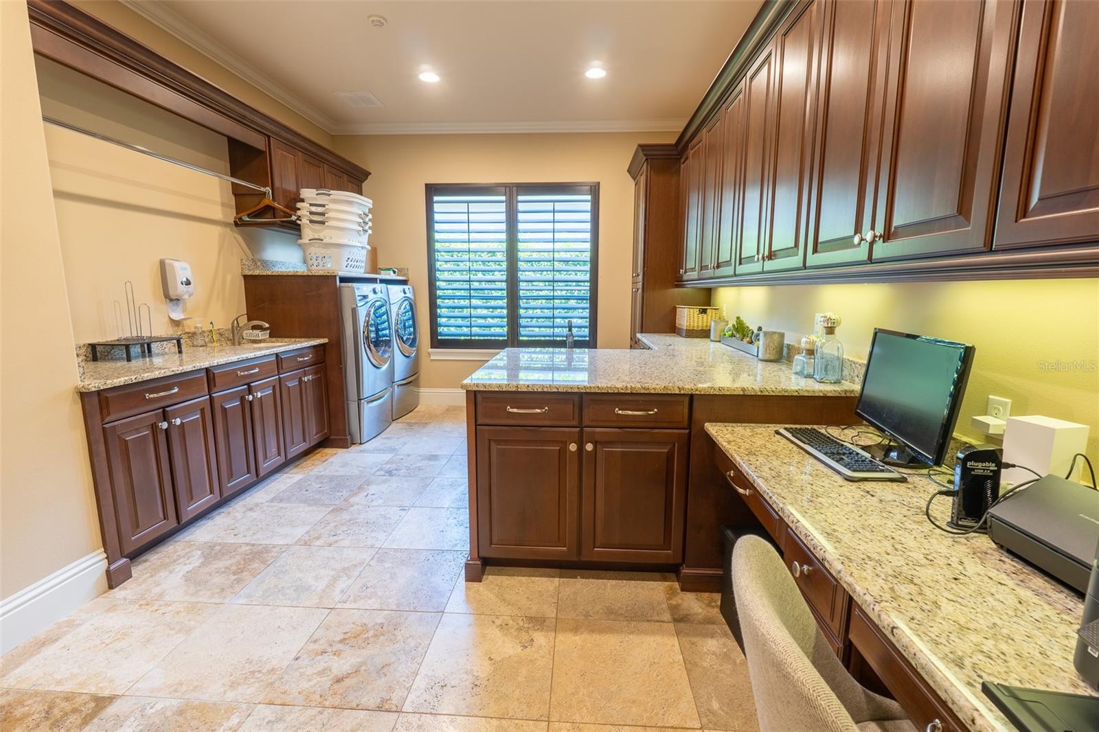 ALAQUA LAKES - Residential