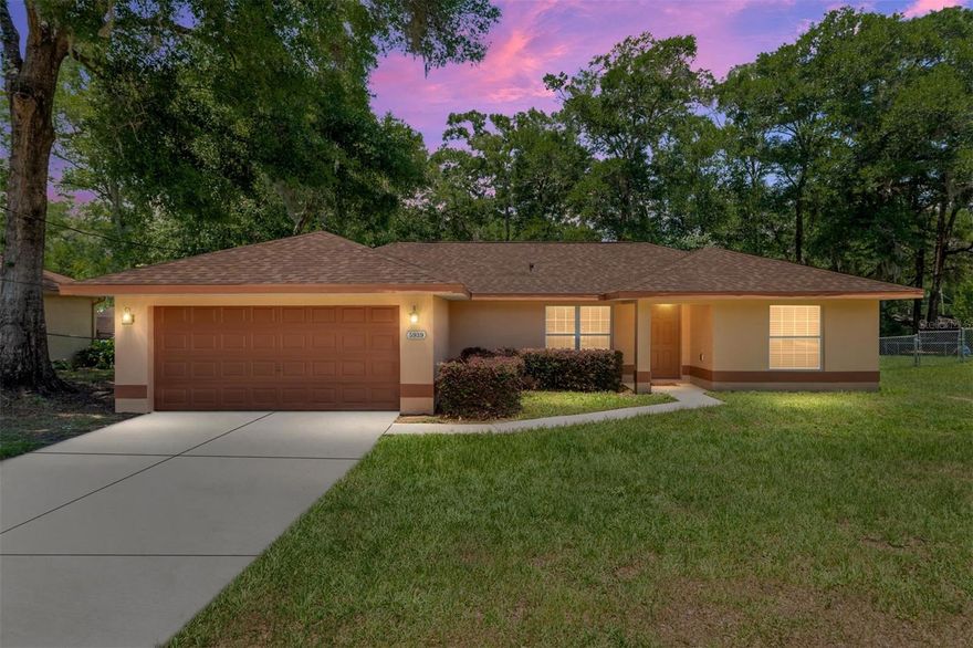 One or more photo(s) has been virtually staged. Seller offering up to $5,000 in closing costs with an acceptable offer. Completely updated 3BR/2BA home featuring renovations completed in 2026, including appliances, A/C, water softener, flooring, paint, bathrooms, and kitchen countertops. Roof replaced in 2023. This charming split-bedroom floor plan offers an open living area with vaulted ceilings and plenty of natural light. The fenced backyard provides endless possibilities for outdoor living, entertaining, or pets. This charming home is conveniently located near I-75, the World Equestrian Center, shopping, dining, and other local amenities.